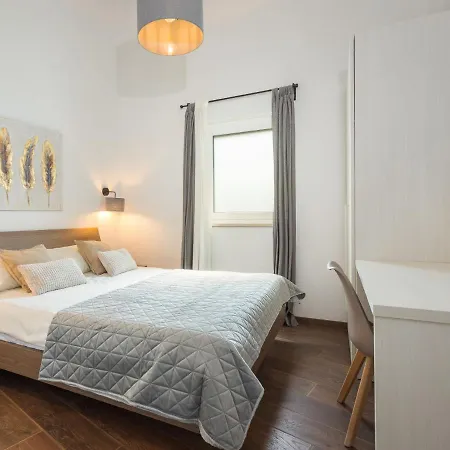 Leonardo By Interhome