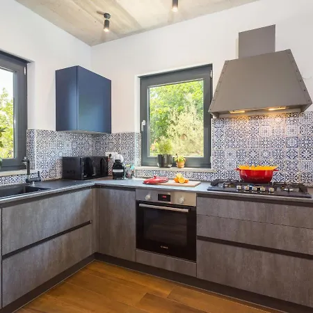 Leonardo By Interhome *