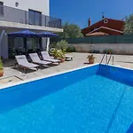 Leonardo By Interhome Nova Vas